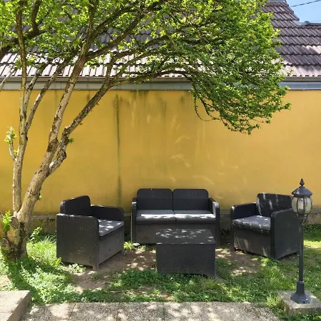 Maison Familiale Avec Jardin A Sucy, Proche Paris Et Nature, 3 Villa *